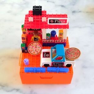 Vintage Crosswise Teeny World Pizza Stand Building Bricks Toy. 61 pcs.